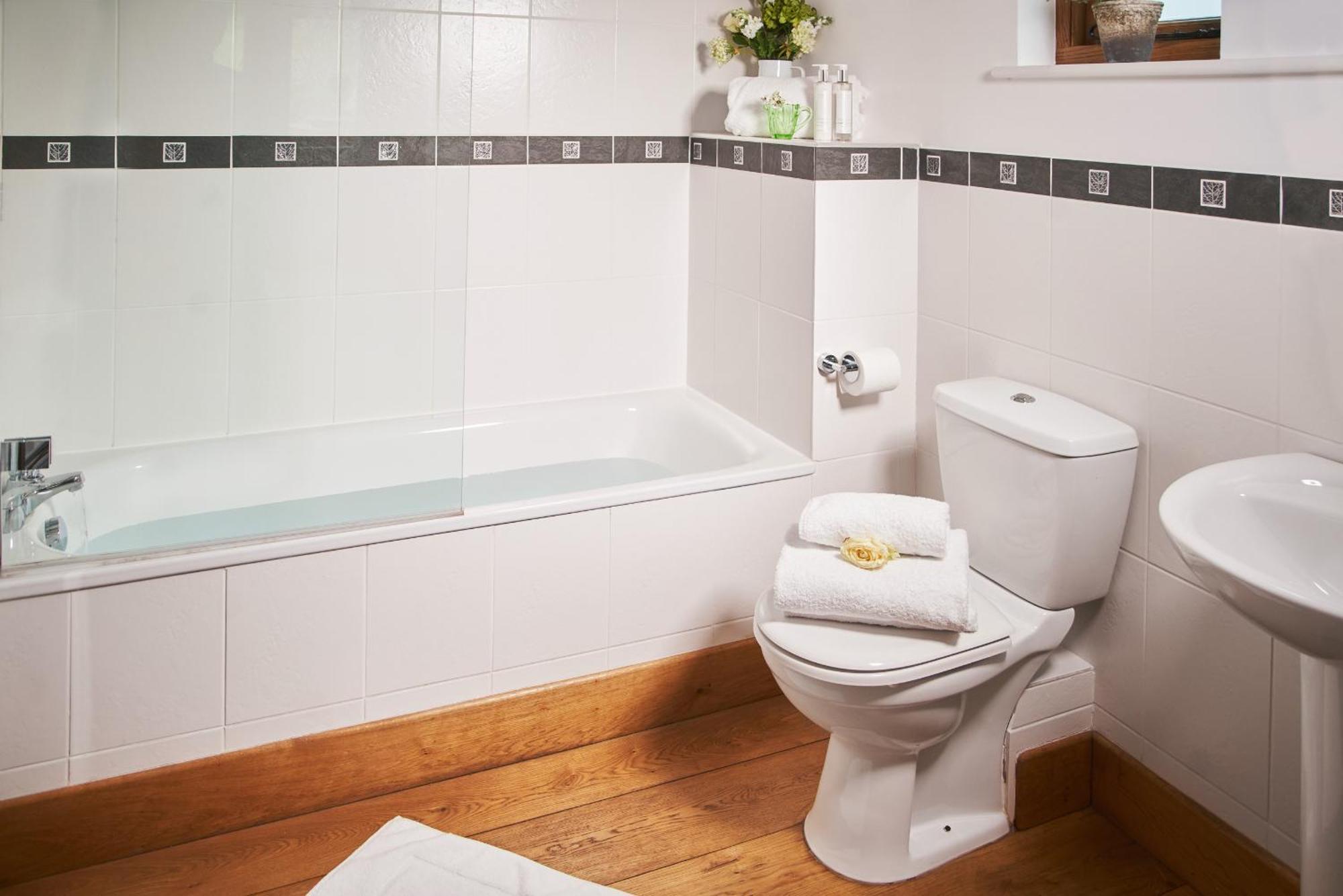 Swifts Return - Apartment With Hot Tub, Sauna And Indoor Pool Exeter Exteriér fotografie
